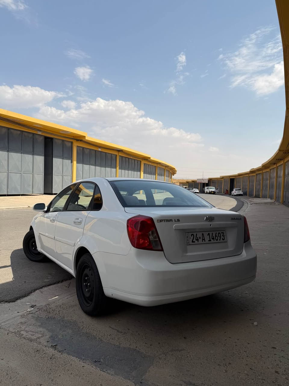 Optra2011/سياره بدون دعم ولا دواخل ولا خيسان سياره جديد بمعنة الكلمه ماشيا286000 سياره بيها شبر بغ بل جاملغ الخلفي بدون ضرر اثر جلخات واني صبغتة سياره حيل حيل جديده مكينا كير تبريد طخم تايرات جديدة محخليهم عليها الي يحب يتواصل/*********** 
سعرها82ومجال دهوك, العراق
