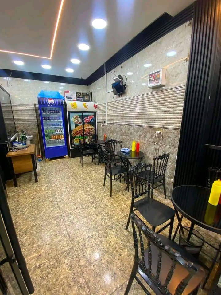 مطعم للبيع مكان زهور بين دورة عبادي ودورة نافورة للاستفسار وتواصل ***********
