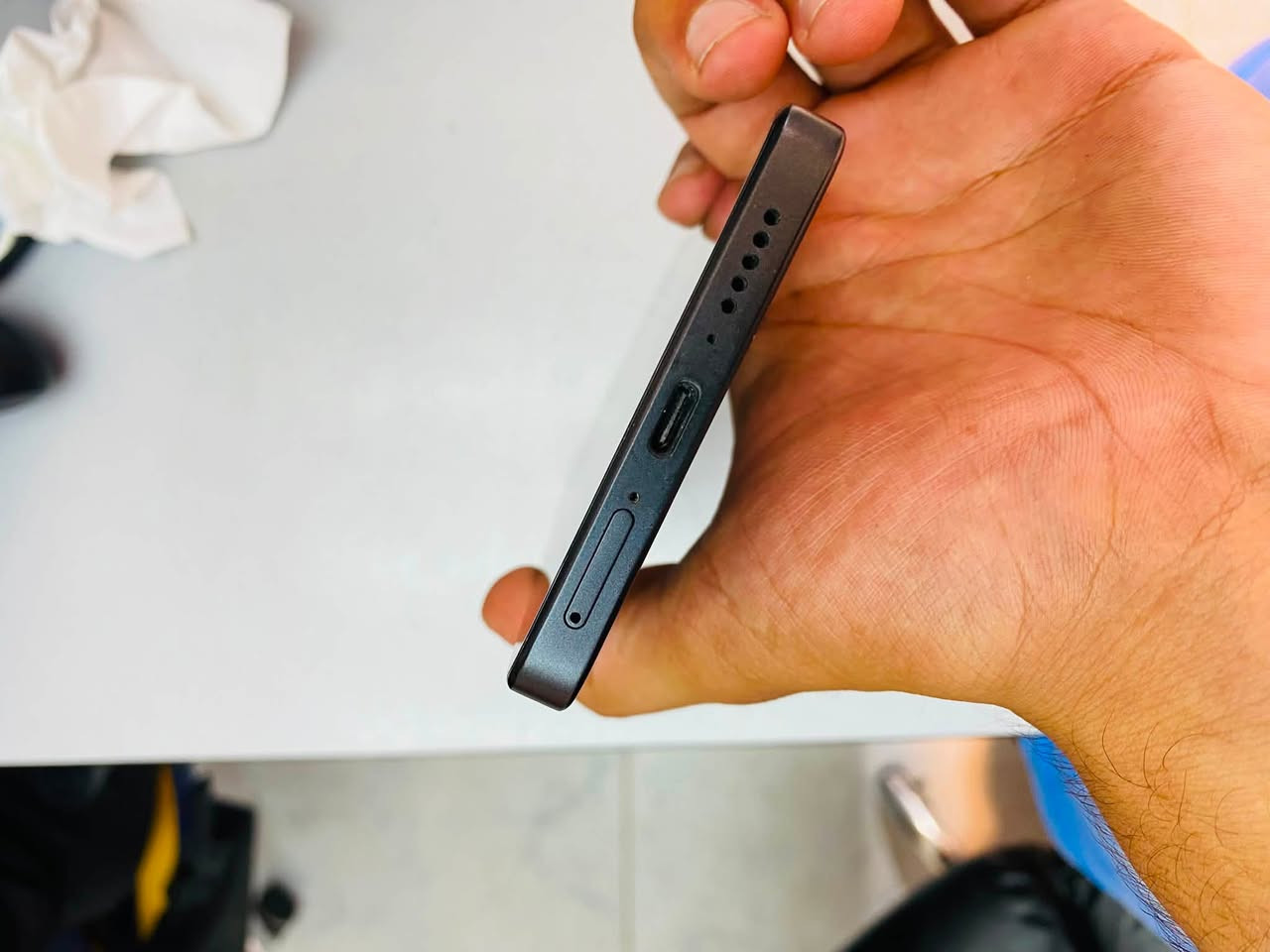 السلام عليكم بوكو X 7 pro
ذاكرة ٥١٢ عشوائية ١٦ غراضة كاملة ممفتوح 

شحن سريع 90 واط بيه مشكلة بسيطة 

بالشاشة ممأثرة ع اللمس ولا اي شي

سعرة ٢٥٠ مكاني بغداد البياع 

***********
