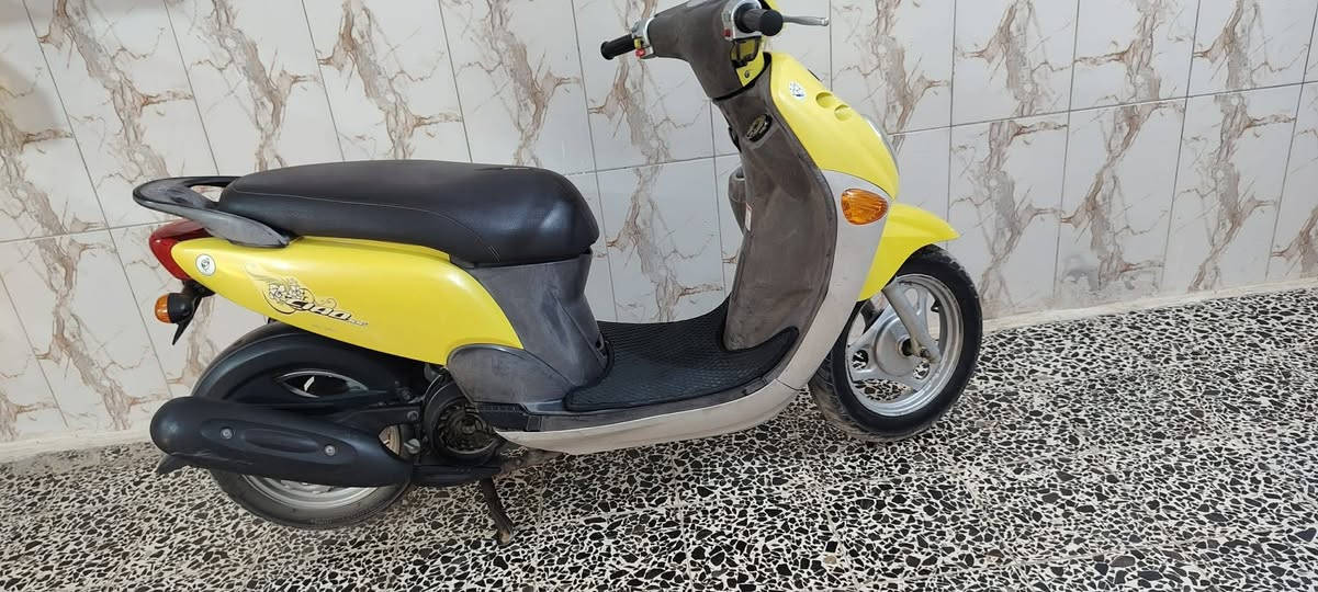 سلام عليكم شباب دراجه فله مكفوله مكينه بلادي ما مفتوحه كفرات بلاديه دراجه كلهه ختم واحد اوراق 
والسرعه 120 وال مايشتري لا يراسل للاستفسار ***********
