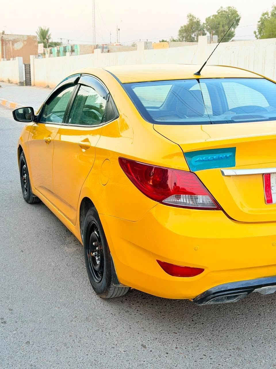 السلام عليكم اكسنت خليجي موديل 2015 كير اوتماتيك محرك 1600 مكفوله كفاله عامه من الضربه والتبديل كير ومحرك جديد حداديه جديده رقم بغداد المكان بابل مركز المدينه السعر 78 وبيه مجال الاتصال ***********
