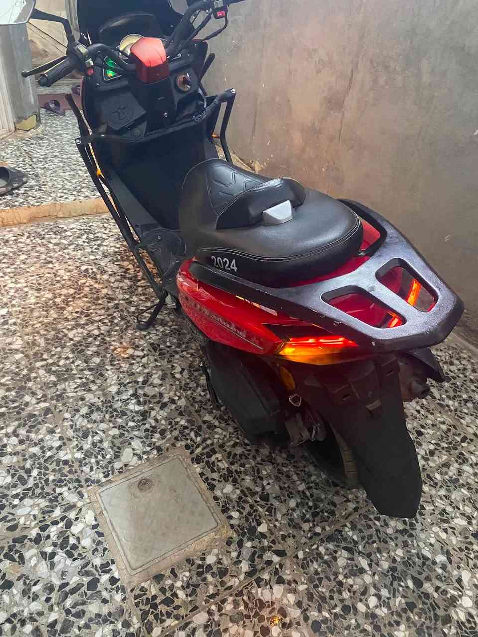 للبيع ‼️
دراجة سترونك  🛵
"موديل 25" 
السعر : 550 💵 
*السعر بي مجال*
الرقم 📞: ***********
