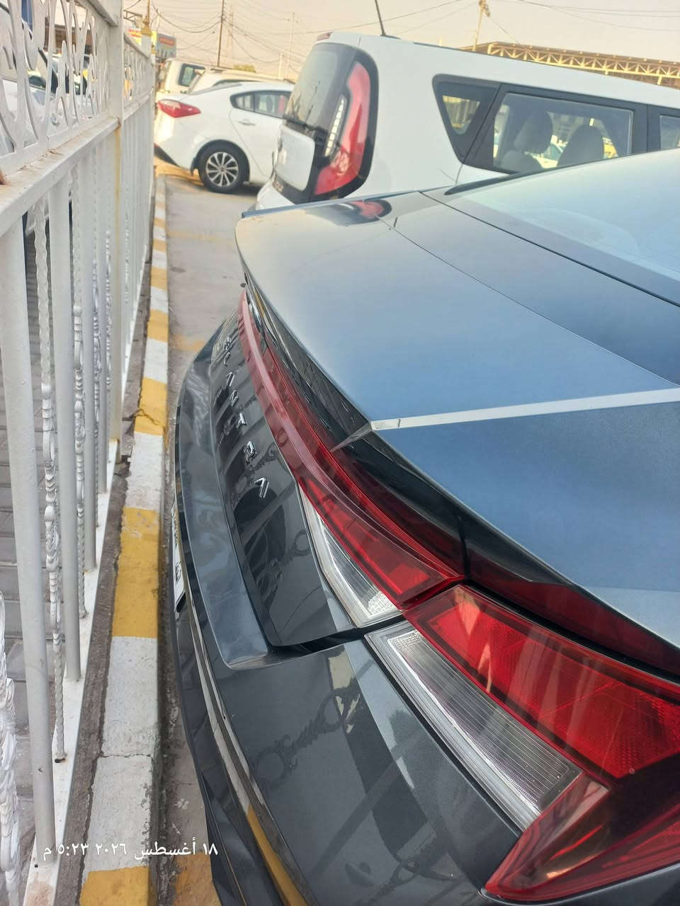 الانترا 21 وارد امريكي 
ضررة ضربة خفيفة بلجاملق الخلفي جه السائق  والباب السائق بيهة بارد  السعر128
***********
النجف
