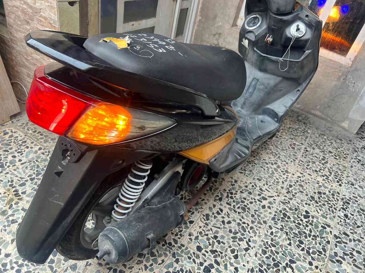 دراجة سكنس فحل للبيع
الدراجة كلها بلادية نكرة سلف

دراجة نوزل مابيهه اي شي نقص

اوراقها موجوده 

دهن كل 10 ايام ابدله

بانزين محسن اديرلهه 

تايرات جدد
كفرات بلادبة مصبوغه للجمال

مكاني بغداد / الامين

***********
