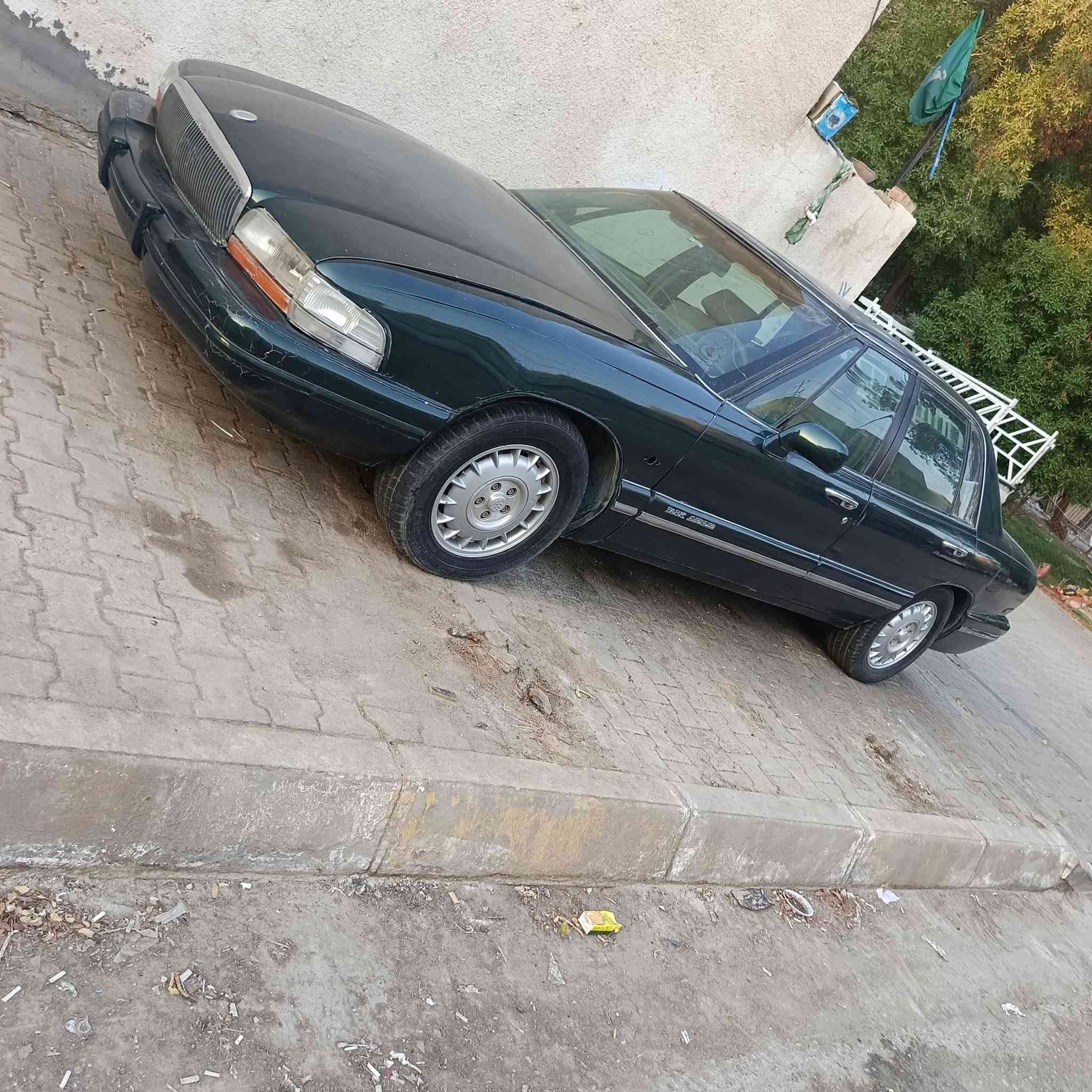 سلام عليكم
بيوك امريكي رقم بغداد موديل ١٩٩٢ كلها على البلادي كير محرك خير من الله حداديه ٧٠٪  سياره معمره صبغ فرن حراري ودوشمه تنته وارضيه وكشنات كهربائياتها شغاله
المحرك بي فقط شويه مراوح بس ماتطفه وموضحه بمقطع فديو للمحرك ترايك وين ماتريد
العنوان كربلاء
***********
***********
السعر   ٥٥  ورقه وبيه مجال
