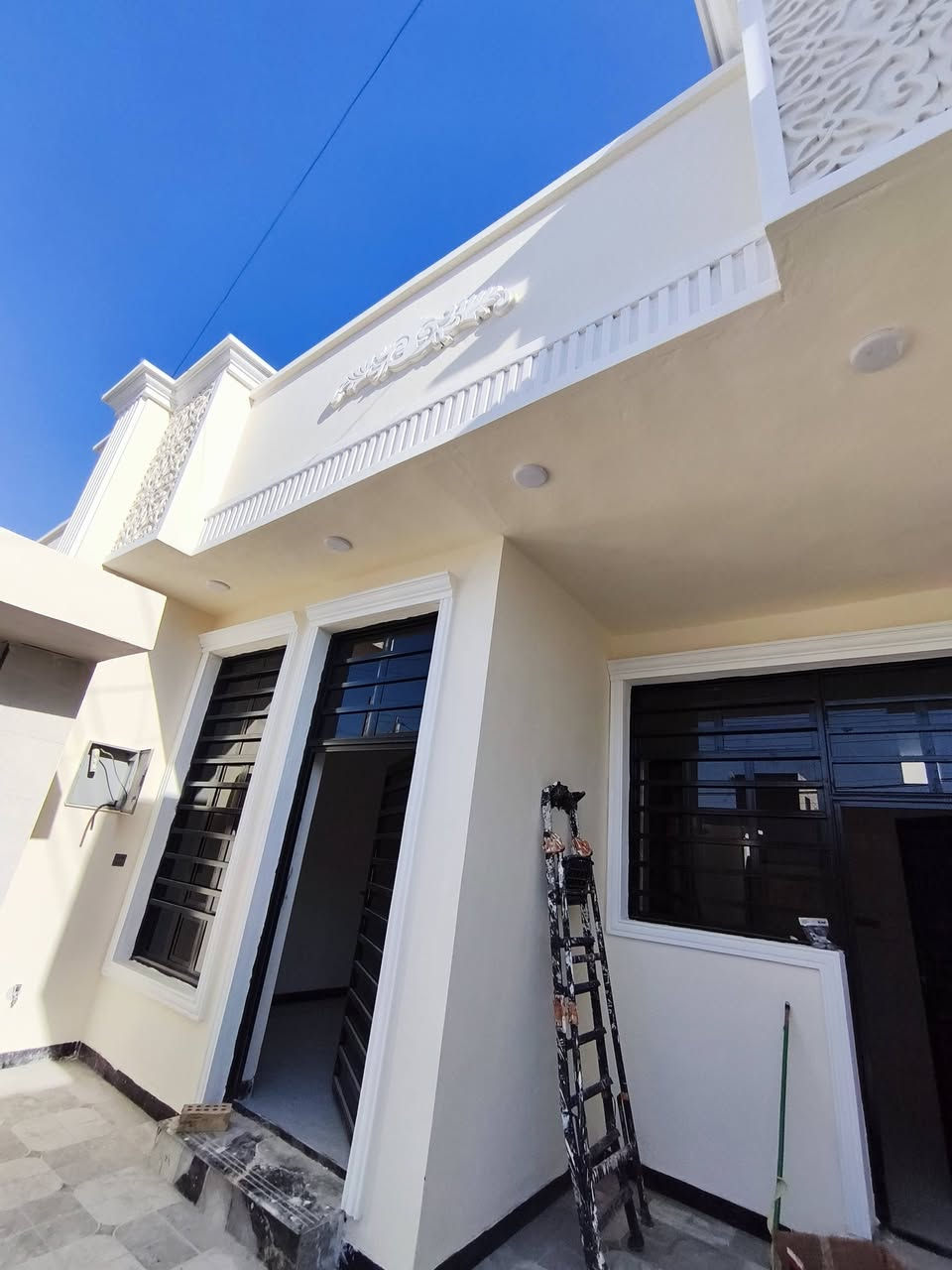 [[بسم الله الرحمن الرحيم]]
    🏡     🏘      🏚 

#يوجد_مشتمل_للبيع 

#العنوان  الفلوجة 
#المنطقة حي الشهداء // مقاطعة 19 الف خلف مجمع البرديني
 

✅المساحة : 125م
⬆️ الوجة : 6 وربع م
🏞️النزال : 20م
 
مكون من
غرفة 1
استقبال 
صالة 
مناور 2
مطبخ
صحيات
الارضية سيراميك
الجدران سيراميك 

                       #بناء 🧱 : طابوك
      
       #شارع 🏞️⬆️⬆️ : 10م

  #السعر_محدد_من_قبل_البائع 
        
    ⚖️⚖️   نوع الملك : طابو صرف تحويل مباشر 🏙 

        #السعر 💰💸: 84 مليون وبي مجال

__________________________________

للأستفسار⛔🖲️ : مراجعة 
🥇#مكتب_الرافدين_للعقار 🥇
العنوان شارع المنجزات تقاطع جامع التقوئ مجاور محطة نمبر وان المركزية لغسيل السيارات 🚗🚖
__________________________________

#ملاحظة//📋📑 اذا لديك عقار تريد تعرضة للبيع او تريد تشتري عقار قم بمراسلة الصفحة او اتصال على لارقام الموجودة+ واتساب
            
         #للأتصال_او_واتساب 📞  ***********
         #للأتصال_كورك.   📞.      ‏‪***********‬‏

#بيع_وشراء_الدور_السكنية_والزراعية_العقارات_في_مدينة_الفلوجة #مكتب_الرافدين_للعقار_بيع_وشراء_العقارات_بسعر_مناسب
@#عقارات_الانبار_الفلوجة
