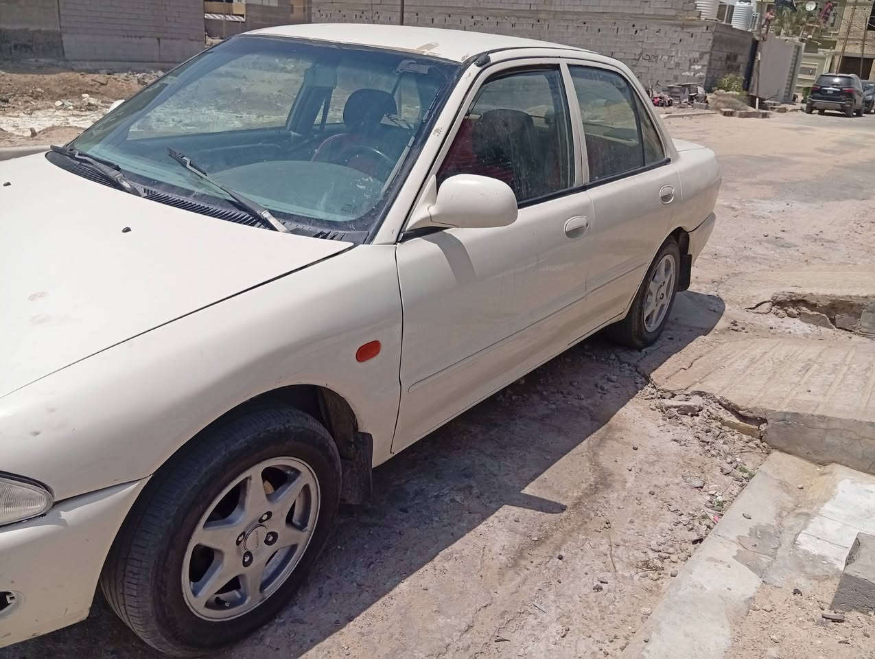 السلام عليكم البيع او مراوس سياره حديثه انطي فرق ابروتون موديل 2004بسمي سياره جاهزه من كلشي بس تبريد عاطل فقط سياره ابو خصيب يم محكمه سعر 42بيهه مجال ***********
