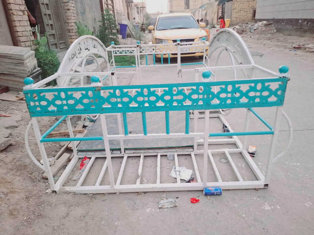 السلام عليكم
سيبايات للبيع العدد (3) 
شغل درجة اولى حديد ثقيل نضافة 100%

تواصل ع هذه رقم ***********
