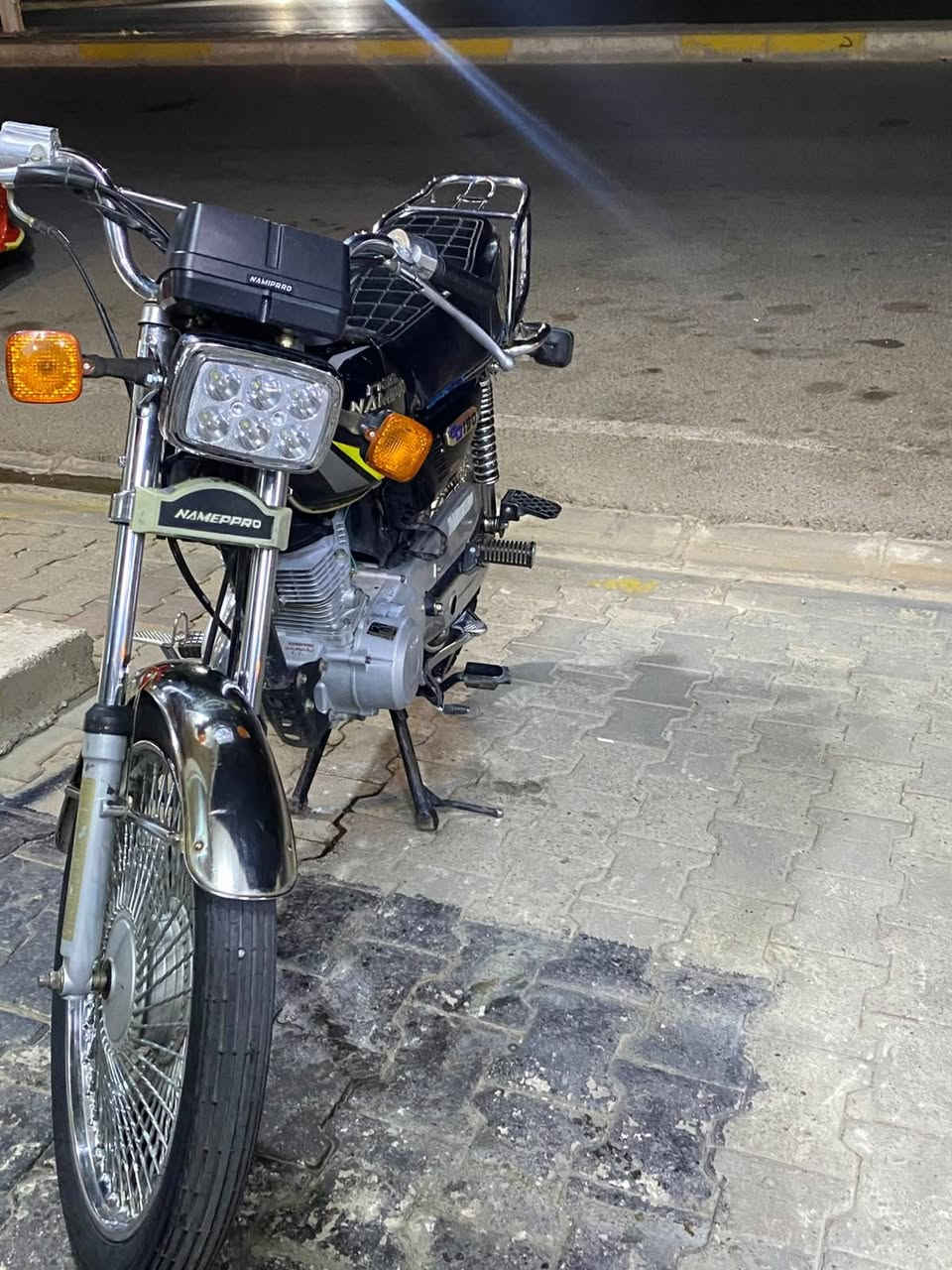 سلام عليكم
نابي برو لبيع نضافه كدام لعين مكينه نضيفه مبدل بيها ولفات فقط سعر دراجه 475 بيها مجال شراي اتصل ع ***********
