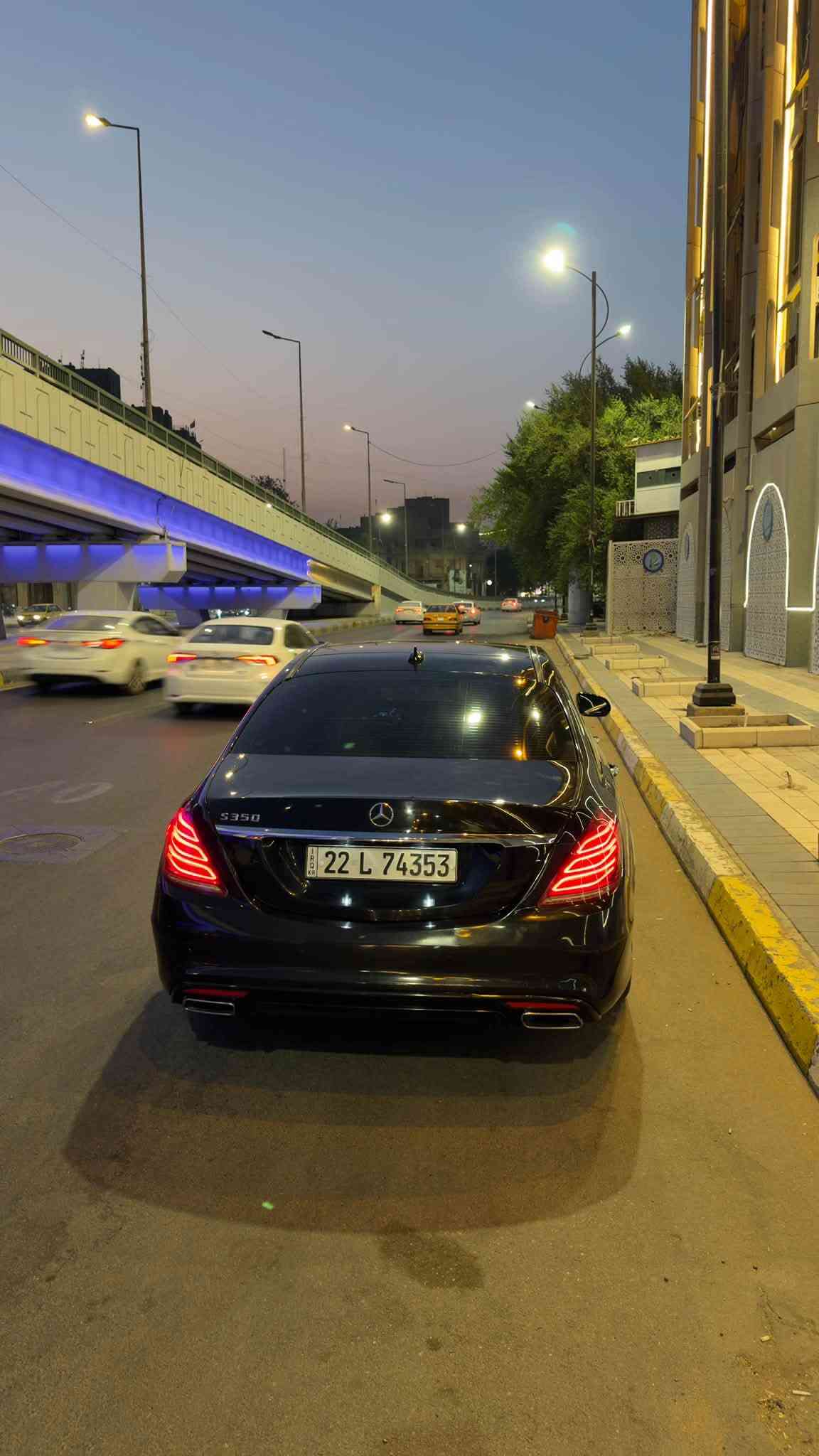 السلام عليكم ورحمة الله وبركاته 
للبيع مارسيدس اس كلاس (گاز) S350 محرك 6 سلندر اقتصادي جدا 
رقم اربيل هزة وسنوية جديدة بأسمي
السيارة فول مواصفات اربع فصوص
بيبان شفط
ناظور ليلي 
بردات كهربائية 
كشنات جلد وتدفئة وتبريد ومساج 
داخل لون اسود صاجات وإضاءات محيطية
سستم صوت برومستر
لايتات داينمك تفتر ويه الاستيرن
جگات 3 وضعيات 
حساسات وردادات 360 درجة 
قيادة ذاتية 
شفتات بالاستيران 
جنطة كهرباء وشفط
بانوراما على طول السيارة
خمس بصمات 
ويل 19 مايباخ اصلي اصلي مو تجاري سعره 2500 دولار تخم تايرات جدد 
السيارة مكفولة كفالة عامة فقط دعامية خلفية مصبوغة اثر شخوط 
مغلقة بنيد وجنطة PPF ضمان خمس سنوات 
السعر 27 الف دولار يعني 270 ورقة 
المكان بغداد الكرخ شارع ستة 
للتواصل ***********
***********

