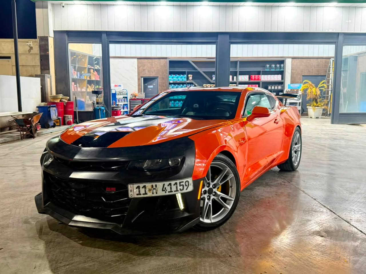 سلام عليكم         سعر 73 وبيه
كمارو 2018 جاهزه من كول النواحي 
مابيه نقص ابد 
حادثه بدون ايرباك بدون دواخل بدون شواصي كفاله 
السياره تغير لون برتقالي المميز السياره جاهزه من كلشي الكير والمحرك والصدر كفاله المحرك 6سلندر. 3.6  وفول مواصفات واحد على واحد  
السياره باسمي شخصياً ورقم بغداد الإنكليزي  الجديد 
السياره تخم تاير ويل كب جديد  السياره كامله مكمله السياره مصروف عليه  والسياره  عليه إضافات حلوه 
والسياره رقم بغداد تحويل ثاني يوم   والسياره جديده كلش ونضيفه وكير AT  والسياره جديده كلش مكانه 

بغداد المشتل وسعره ب  73 ورقه وبيه مجال 
 
*********** اخوكم مؤمل حسين
