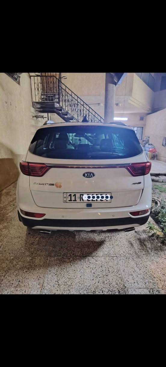 بيع سريع بيع سريع 
السلام عليكم 
كيا سبورتج GT. 2016 خليجي GTمحرك 2400 المرغوب
                    Kia Sportage GT Line
            فور ويل دفع رباعي
     نضام صعود منحدرات 
         شاشة اعطال                       سستم صوت JBL بلادي  
بصمة + بصمة أبواب  
 شحن لاسلكي 
      هاندبريك دكمة
 سقف بنراما 
      كشنات جلد 
✅ تحكم ستيرن 3 انضمة ( سبورت ايكو نورمال )
✅ مري شفط مع نضام الترحيب و أشاير بالمري 
✅ تبريد قطعين  
✅ شاشة كامره 
✅ رادار امامي خلفي جوانب ( مانع اصطدام )
✅ كروز مثبت سرعة 
✅ تحكم ستيرن كامل ( فول تحكم )
✅ شاحن واير ليس منافذ UPS امامية وخلفية 
✅ لايتات زنون + كشافات ضباب 
✅ مانع انزلاق
سيارة كلش نظيفه مال بيت 
بغداد الاعظمية ***********
فقط انتصال
بيع مستعجل بيع مستعجل الشراي ينتصل الي ميشتري يعبر المنشور
السعر 153 قفل قفل بدون عمله
ماكو هيج سعر ابد ✅
