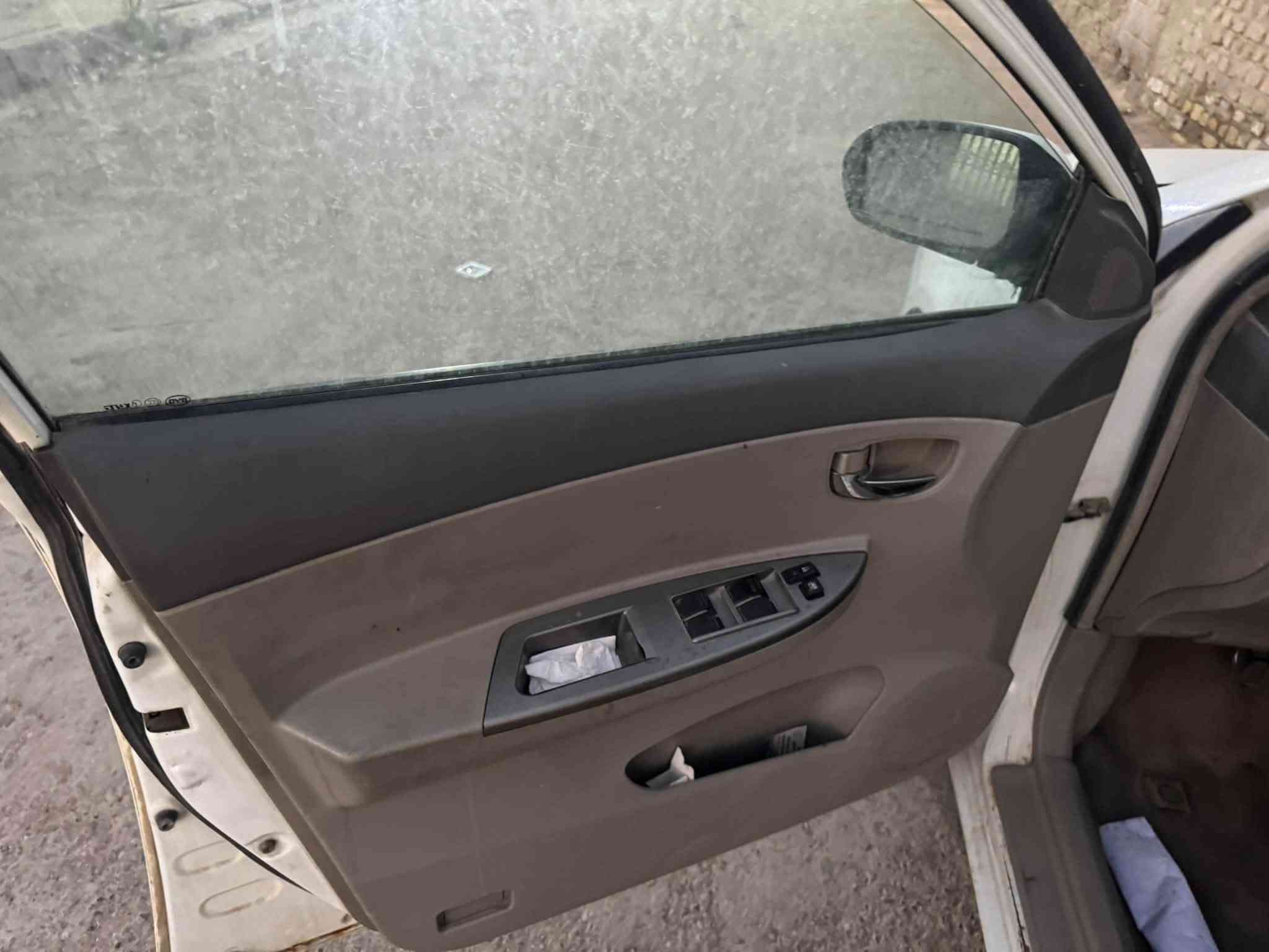 سلام عليكم  سيارة موديل 13 G3 كير عادي محرك يبخر ومبدل بابين جة الايمنة تبريد ثلج سعرها 38 مكاني بغداد زعفرانية بسمي ابيع شرط تحويل والي يشتري يجي يكلب السيارة ويشوف بعينه وان شاء الله ما اقصر بالي يجي ***********
