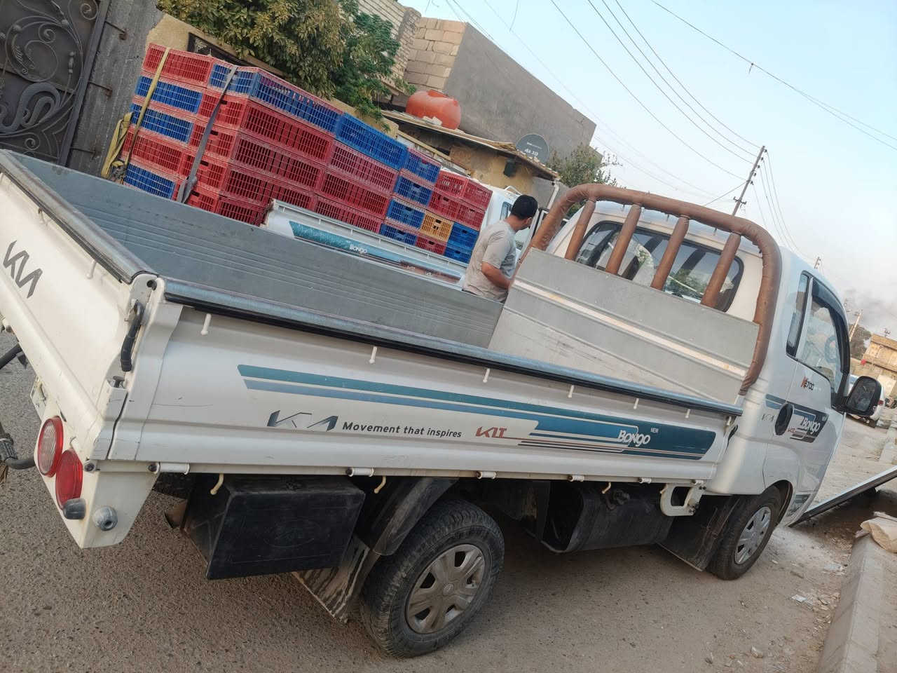 السلام عليكم 
كيا بنكو نثيه موديل 23 
كفاله عامه السياره بسمي ماشيه 
35 الف السياره 
***********
السعر 145 قفل
