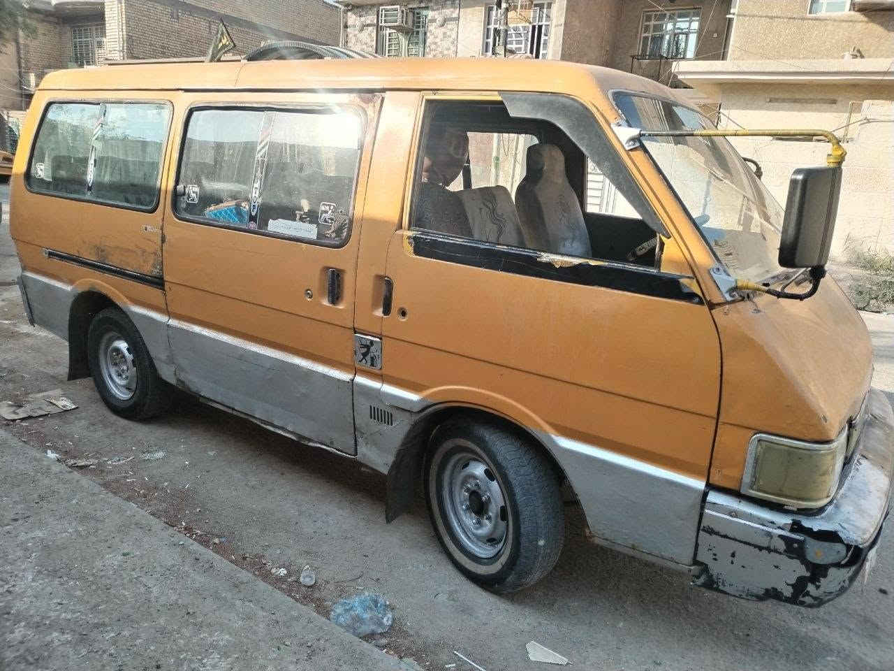 السلام عليكم كية بستا موديل 1993 مكينة وكير نضيفات راعيها ما اندله،،سعر15 بيها مجال مكاني بغداد مدينة الصدر ***********
