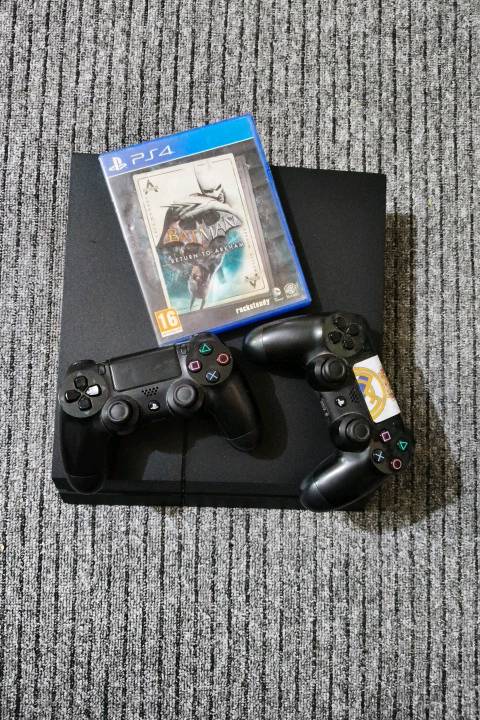بلي فور (ps4) 
مستخدم استخدام نضيف جدا للبيع 
العنوان ميسان العمارة 
الرقم ***********
السعر 190 و وياه لعبة باتمان هديه و بي مجال بسيط حق الجيه 
لمو شراي لا يتصل رجاء
