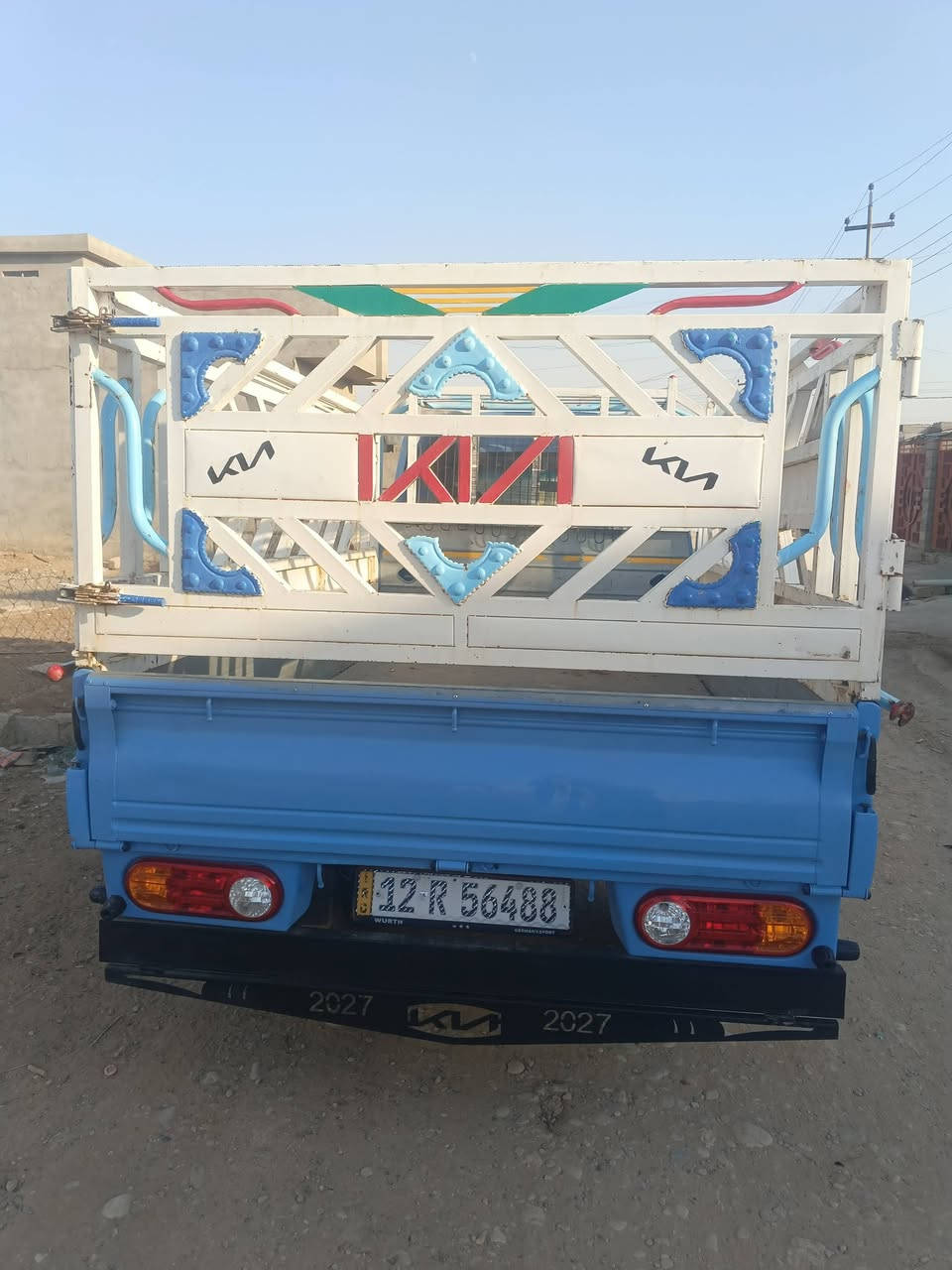 كيه للبيع موديل 96 محرك شرط كير شرط شاصي نضيف شرط التحويل مصبوغه جماليه رقم نينوى دولي سياره لامضروبه ولا مطخوخه طخم تاير جديد داخله جديد سياره حلو كدام العين  سعر 62وبيها مجال لطيبين مكلفه بل نشر رقم صاحب السياره الهاتف ***********/***********
