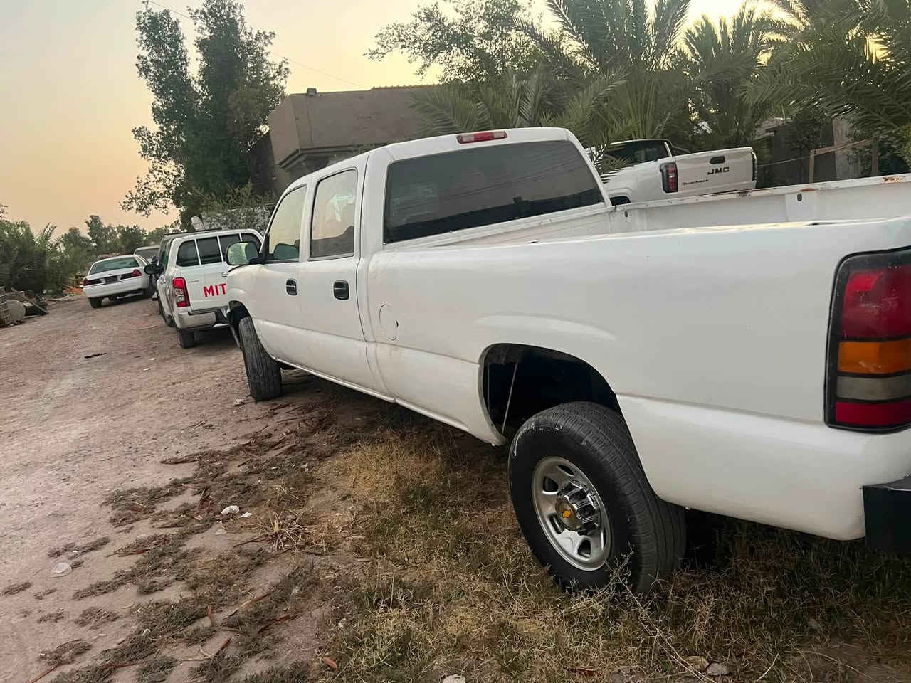سلام عليكم سلفادور للبيع
* اللون: أبيض

* غمارتين (Crew Cab)

* محرك وكير بحاله جيده

* شاصي مرتب

* تبريد شغال

* استخدام نظيف

* جاهزة للفحص

* الموقع: (بغداد شعله )

تواصل علا الرقم ***********

