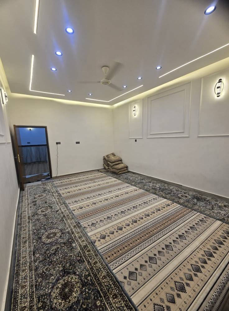 بيت مفول للبيع طابو صرف حي العسكري
المساحة 252 متر طابقين الطابق الثاني نفس الاول تماماً والثالث بيه مخزن
علماً ان ( الماء والكهرباء والمجاري ) مجهزه بأرقى الماركات العالمية وبأحدث انظمة
للأستفسار *********** عمارة, ميسان

نص مكتوب في الصور:
- صالة كبيرة 11 في 5
- استقبال 6 متر
- مدخل الاستقبال
- الدرج
- جوه الدرج
- واجهية البيت 12 متر
