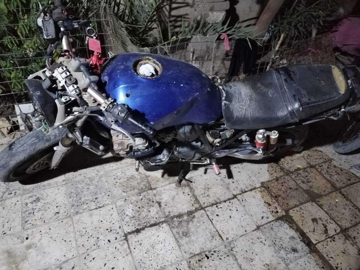 سلام عليكم سيبي 400 للبيع بيها يطغ شغاله عوزه ترتيبات  باتري جديد كابريتر مرتبات عقل جديد صدر شغال كرهبائيات كلها شغاله للبيع ٦٠٠وبها مجال قليل ابيع كوم حديد ***********
