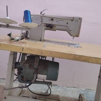 مكينة تطريز • نظيفه • قابل تفاوض
