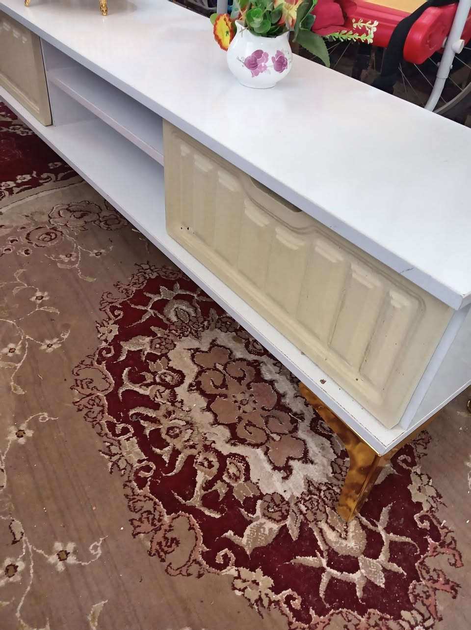 سلام عليكم ورحمة الله وبركاته ميز تركي ٦٥مع طبلات ست٢٥لبيع تصال على الرقم *********** بى مكان سبع لبور
