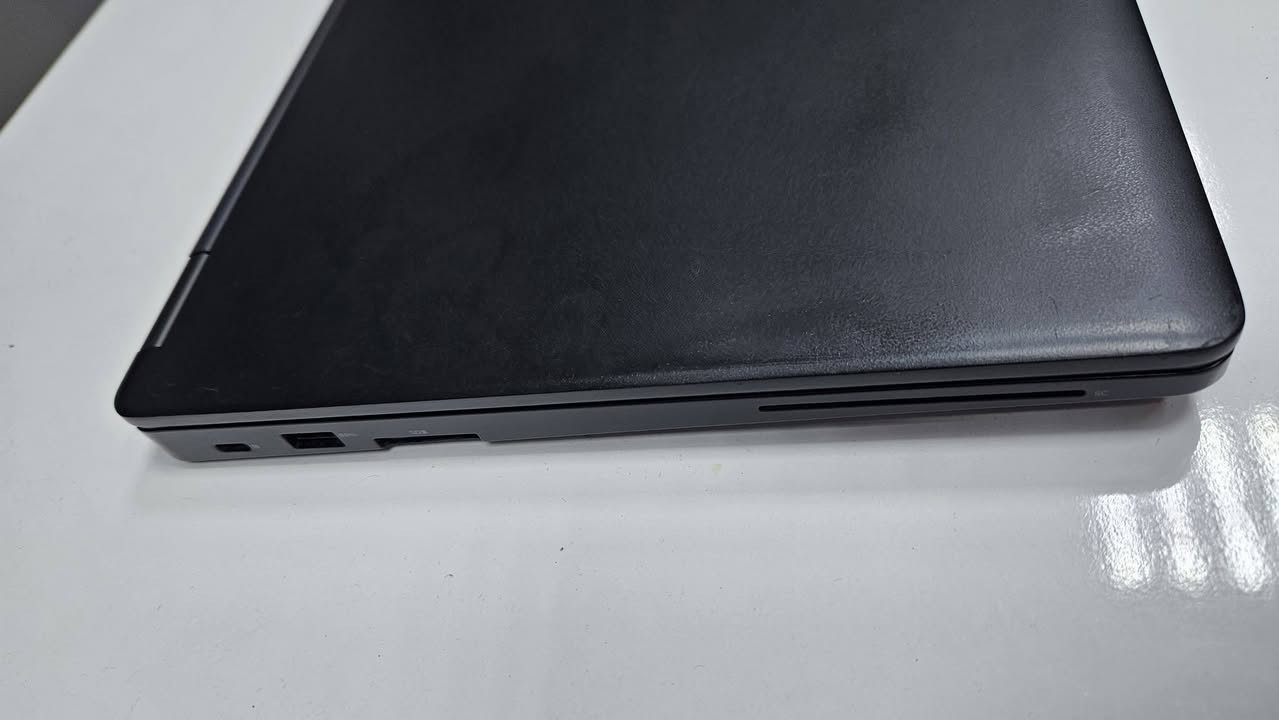 Dell Latitude 5490 • كور i5 جيل ٨ • MX130 ٢GB