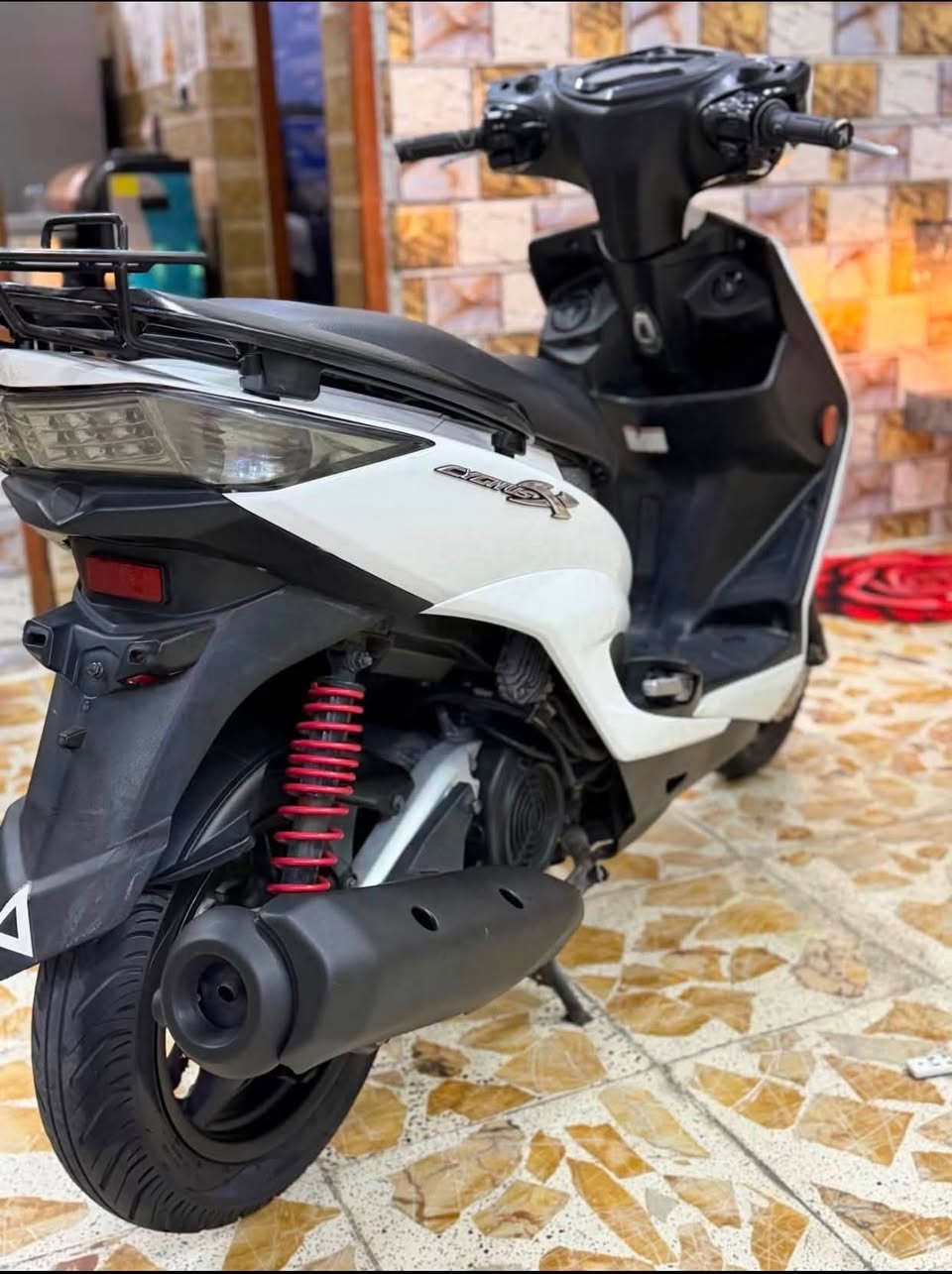 سلام عليكم دراجه للبيع سكنس نوزال مكينه كفاله دراجه جديده وخيرر من الله  سعرر 950 بيها مجال العنوان الهياكل غزاليه ‭***********‬

