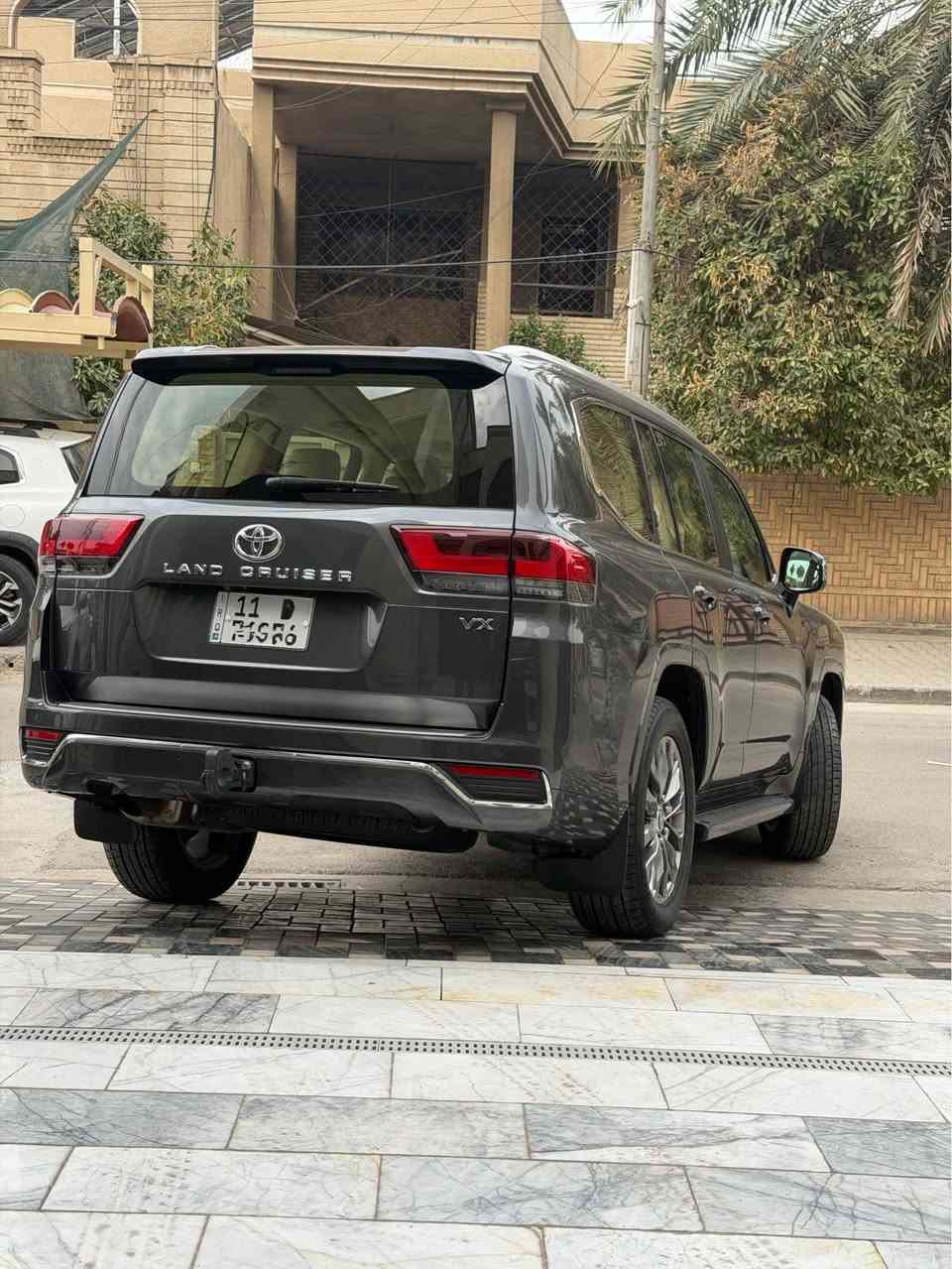 لاندكروزر VX • ٢٠٢٣ • ٣٦٠٠٠ كم