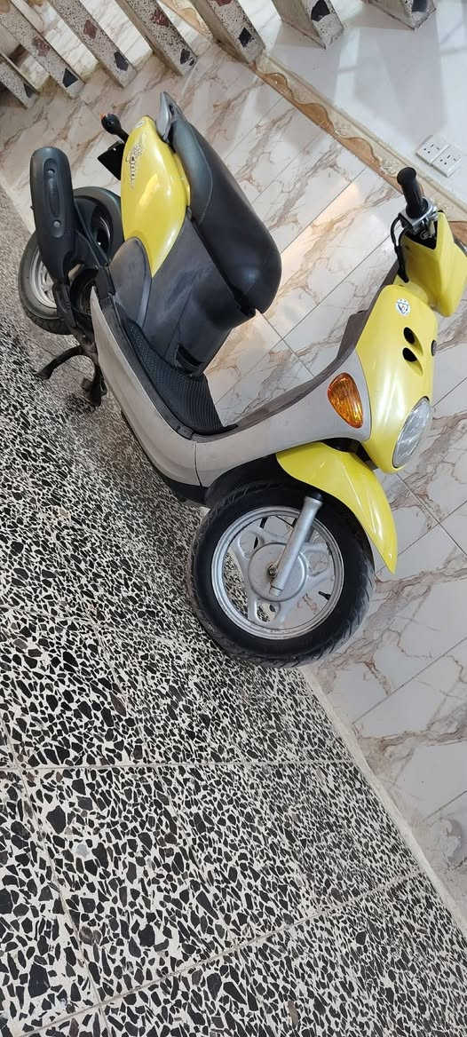 سلام عليكم شباب دراجه فله مكفوله مكينه بلادي ما مفتوحه كفرات بلاديه دراجه كلهه ختم واحد اوراق 
والسرعه 120 وال مايشتري لا يراسل للاستفسار ***********
