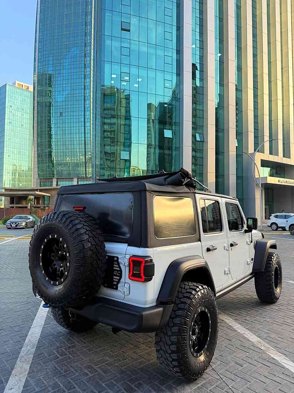 {Jeep Wrangler 2022}
🇺🇸~~~~~~~~~~~~~~215$~~~~~~~~~~~~~~🇺🇸
            ( وارد امريكى بدون صبغ و بدون تعديل )
               (سياره گير عادى 4*4 كامل تزويد )
موديل : 2022
مكينه : V6 سلند 3.6ليتر بنزين 
ماشيه : 35الف مايل حقيقى 
لون : ابيض
رقم شاصى : 1C4HJXDG9NW124191
رقم : اربيل سنوى جديد حتى 2030 تحويل مباشر 
مواصفات: فول عادى بس بصمة و كاميرا و دبل اكسل
مكينه و گير و كهربائي كل شرط 

مكان سياره / اربيل شارع ٦٠ 
رقم موبيل / ***********
                   ***********
              (سيارة جاهزه الحمدلله بدون اى نقص)
~~~~~~~~~~~~~~~~~215$~~~~~~~~~~~~~~~~ أربيل, العراق

