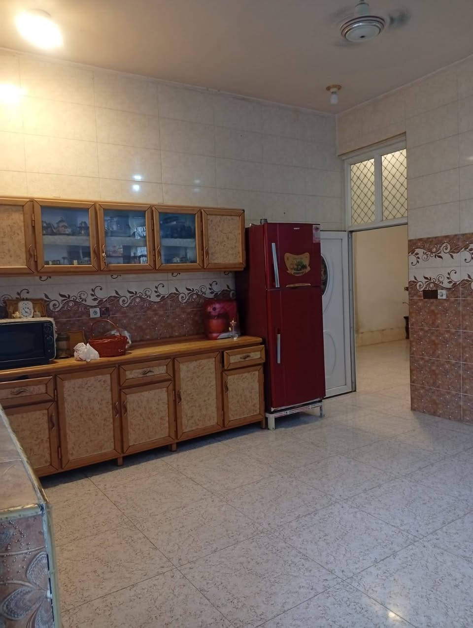 دار للبيع في ديالى بهرز خلف الجامع الكبير جامع مله روزي مساحه 255م صحيات فوك وجوه كراج مال سيارتين كامل مكمل عالي عن الشارع للاستفسار الاتصال على الرقم ***********
