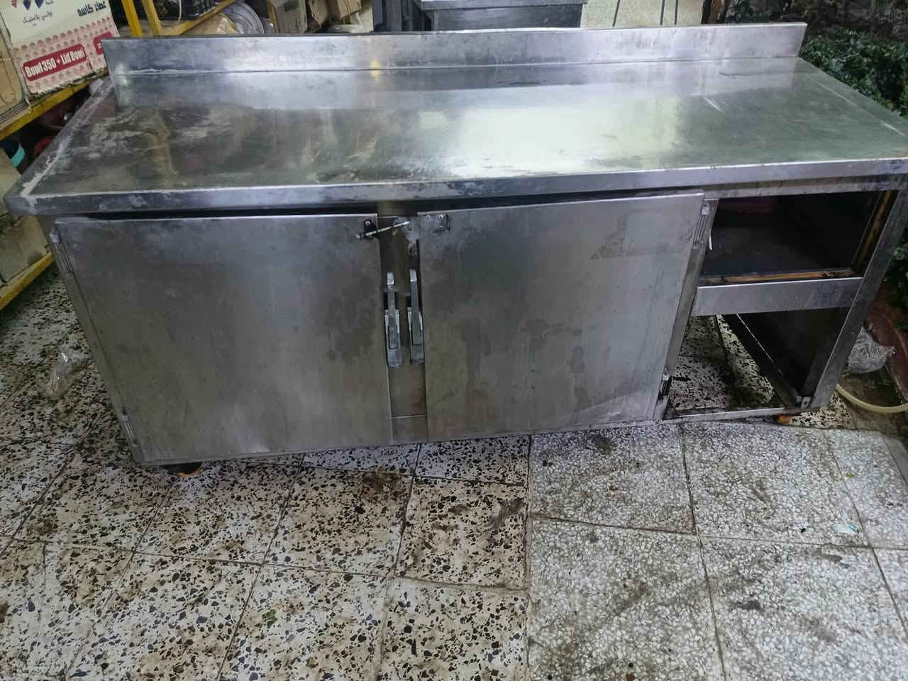 ميز ستال ستيل عدد 2 مقاوم للصدأ قياس كما موضح في الفديو سعر الواحد 200 الف مكاني بغداد العبيدي للاتصال ***********

