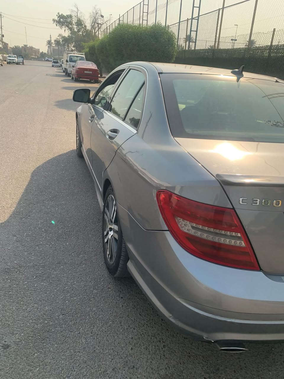 مرسدس موديل ٢٠٠٩ بغداد بسمي محرك c350 وارد امريكي صبغ قطعتين بدون دواخل سعرها ١١٠ عنوان بغداد المشتل *********** بيع فقط اخوان
