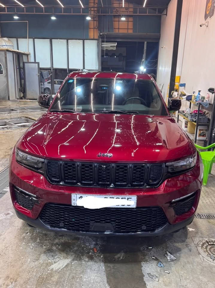 السلام عليكم ورحمة الله

للبيع Jeep Grand Cherokee 2025 Limited Plus 🇺🇸
🔹 الموديل: 2025
🔹 الفئة: Limited Plus
🔹 المحرك: V6
الموصفات
1-مقاعد جلد امامية تبريد وتدفئة 
خلفية تدفئة مع خزن وضعيات المقعد 
2- خمس كامرات محيطية 
3- شاشة كبيرة
4- رادارات وحساسات امامي خلفي جانبي
5-ويل قياس 20 انج
6- سلايد روف بانوراما على طول السيارة
7- شاحن وايرليس 
8 ممشى السيارة 19 الف ونص 
9 - السيارة مغلفة بالكامل ppf مع ضمان 8 سنوات
10 - الحادث فقط الدعامية الخلفية وصندق على كد اصباعة كارت 
11- السيارة معربة بالكامل بالاضافة الى خرائط العراق والمري قلاب عند الرجوع والتعرف على الاشخاص كذالك 
وتشغيل البلاجكتور تلقائيا مع الكامرة عند الاستادرة
 
السعر خابر وتدلل 

📍 الموقع: بغداد الكرخ - الجهاد:
📞 للتواصل: [***********

