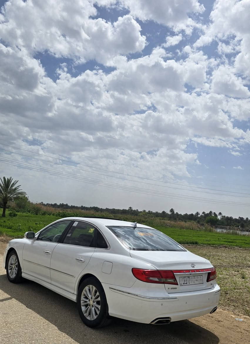 مكينه 2700  خليجي
فتحة سقف 
تبريد قطعتين 
كشنات كهرباء 
مري شفط 
اشاير وضاءة بالمري 
منظومة زنون بلوتوث 
تحكمات ستيرن
السيارة بأسمي سنويه جديده تنتهي 2030 
سعر 116 وبيهه مجال 
***********
