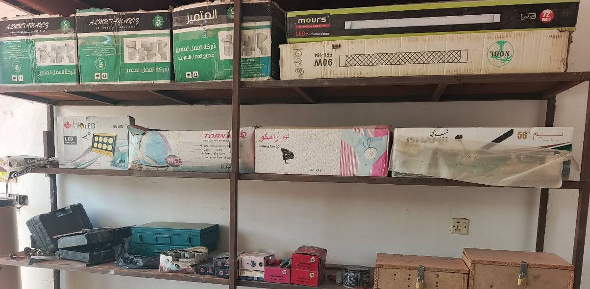 بسم الله الرحمن الرحيم
محل مال سكله بناء وكهربائيات
للبيع صوب بني ركاب شارع مدرسة الحشد 
قرب أسواق ليمونه
المولد
عرباين
كوسرات
وكهربائيات
ومواد أخرى
نبايع شلع
السعر وباقي التفاصيل
 اتصال على الرقم
***********
