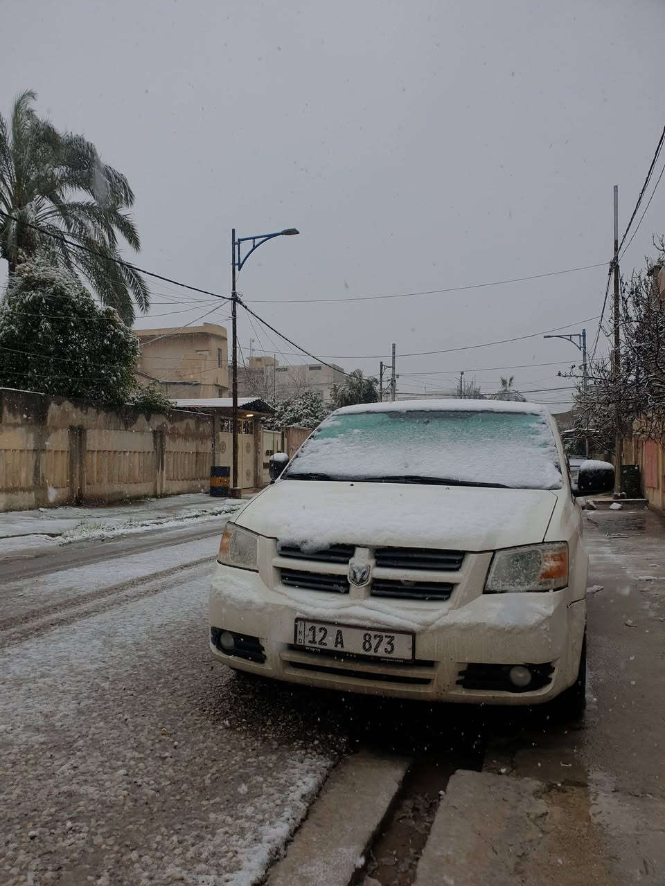 دوج كرفان ٢٠٠٨ يحتاجلها صرف ٢٠ ورقه ابيع كامل مع الرقم سنويه جديده باسمي مكاني موصل ايسر السعر خاص او واتساب ***********
