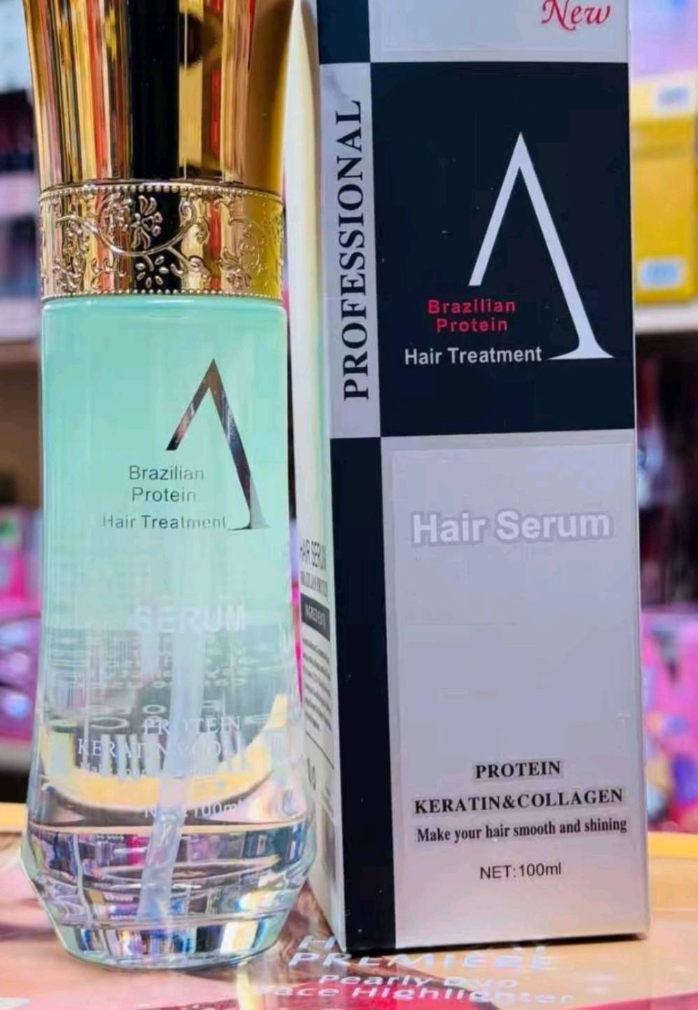 ✨ سيروم A البروتين البرازيلي 💯 الاحترافي للشعر (Professional A Brazilian Protein Hair Serum) بتركيبة "SPRFENFRUITS"، مخصص لترميم وعلاج الشعر التالف والمتقصف والباهت. يبلغ حجم العبوة 100 مل، وهي غنية بمزيج ثلاثي من الكيراتين والكولاجين والبروتين.

الفوائد الأساسية :- 
✨إصلاح التلف يعيد بناء ألياف الشعر المتضررة نتيجة الصبغات، السحب، والتعرض للحرارة العالية.
✔️ تنعيم فوري  يمنح الشعر ملمساً انسيابياً ناعماً (كالحرير) ويضيف لمعاناً صحياً جذاباً.
✔️ محاربة الهيشان والنفشة يقضي على تطاير الشعر والتشابك، مما يسهل عملية تصفيفه وتمشيطه.
✔️ تركيبة خفيفة يتميز بامتصاصه السريع، ولا يترك أي أثر دهني أو ثقل على خصلات الشعر.

💢 طريقة الاستخدام الصحيحة 🧴تنظيف الشعر: يُفضل استخدام السيروم بعد غسل الشعر بالشامبو والبلسم.التجفيف الجزئي: يجفف الشعر بالمنشفة حتى يصبح رطباً (شبه مبلل).التدفئة والتوزيع: توضع بضع قطرات (1-2 نقطة) على كف اليد وتفرك جيداً لتدفئتها.التطبيق: يوزع السيروم بالتساوي على خصلات الشعر بدءاً من المنتصف وحتى الأطراف الجافة، مع تجنب وضعه على فروة الرأس تماماً.
#الاصلي المنشأ امريكي🇺🇸 💯
السعر 10000
🚘 يوجد خدمة توصيل لجميع محافظات العراق