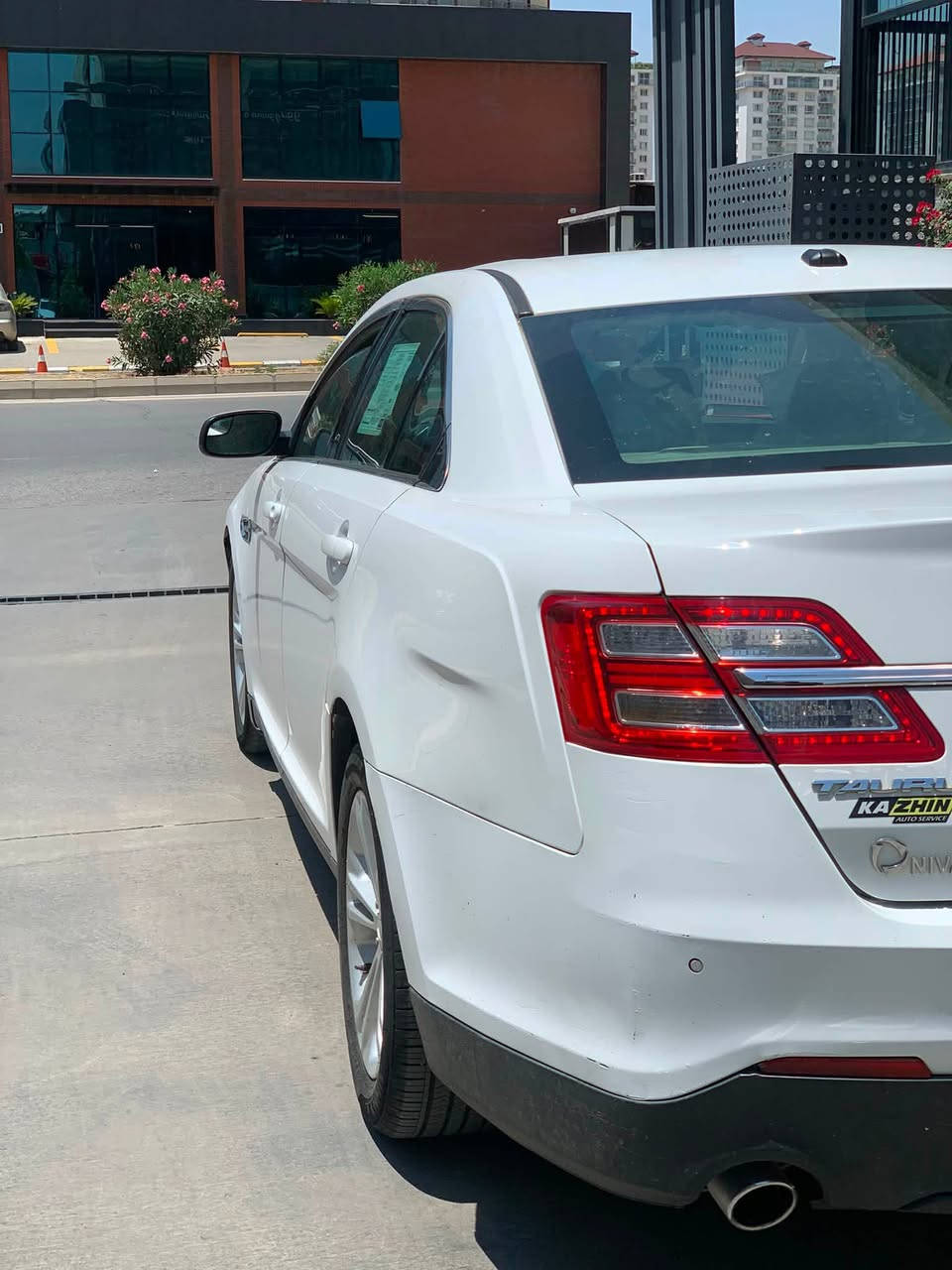 🚗 Ford Taurus SEL NIVA 2013 🚗

✅ الموديل: 2013
✅ الممشى: 148 ألف
✅ شاشة عدد 3
✅ مقاعد كهربائية
✅ كود للأبواب
✅ مفتاح ذكي (Smart Key)
✅ داخلية باللون البيج
✅ مواصفات كثيرة ومميزة.

🔹 السيارة تحتوي على صبغ بسيط في قطعة واحدة فقط، مع وجود خدوش بسيطة جداً في قطعتين أو ثلاث، وباقي السيارة نظيفة.

🔧 المكينة والجير بشرط.
🔧 تم تبديل مضخة الماء (Water Pump) وجميع القطع اللازمة.

📅 السنوية مجددة لغاية 2029.
📸 صورة فحص السونار (الكمبيوتر) موجودة ضمن الصور.

💰 السعر المطلوب: 120 (قابل للتفاوض بشكل بسيط).

🚫 الرجاء عدم كتابة تعليقات غير جادة، التواصل للجادين فقط.

📍 الموقع: السليمانية
📞***********
