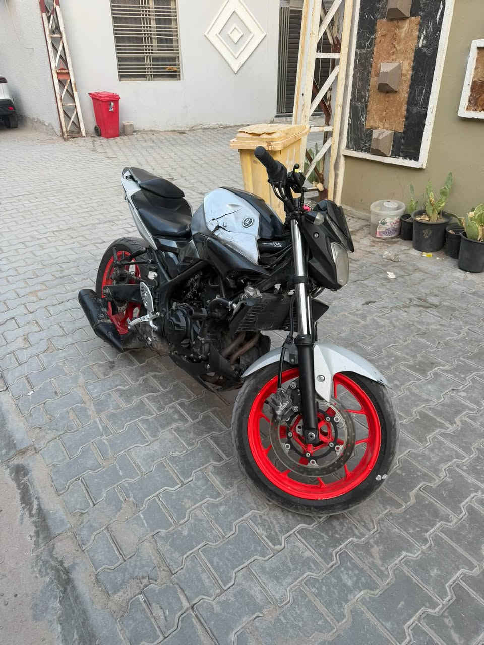سلام عليكم دراجه MT400 
البيع دراجه حلو شلعه موعدل خير من الله 
سعر 16,5 ورقه بيه مجال الشراي 
الرقم ***********
العنوان بغداد كاضميه
