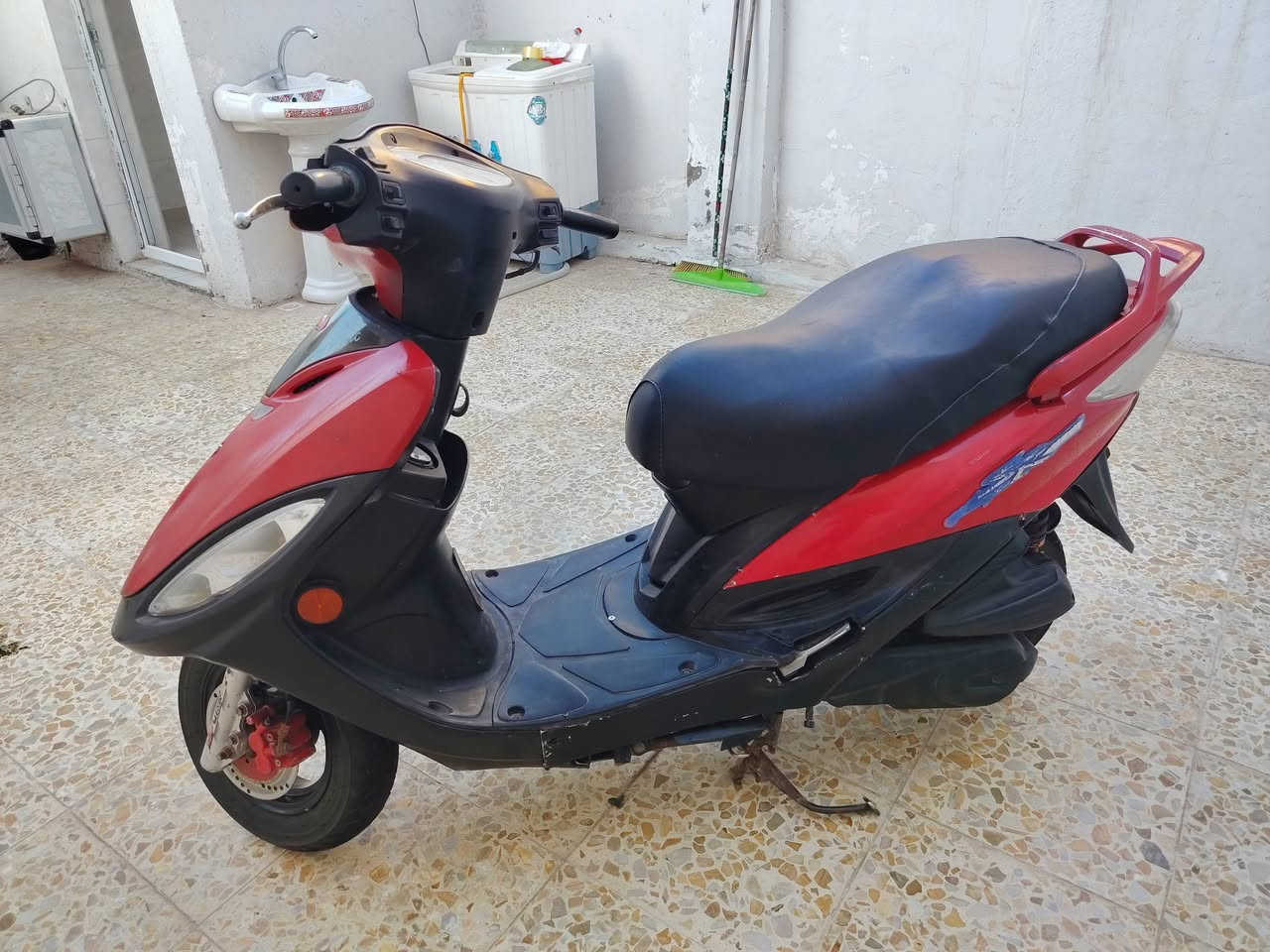 سلام عليكم درجه كامكو جيفور البيع كهربائيات كله شغاله نكره سلف لا تنقيص ولا تبخير شلعه ومعدل فول كل نقص ما بيه مكينه خرسه سعر 325قفل  النجف حي الميلاد***********
