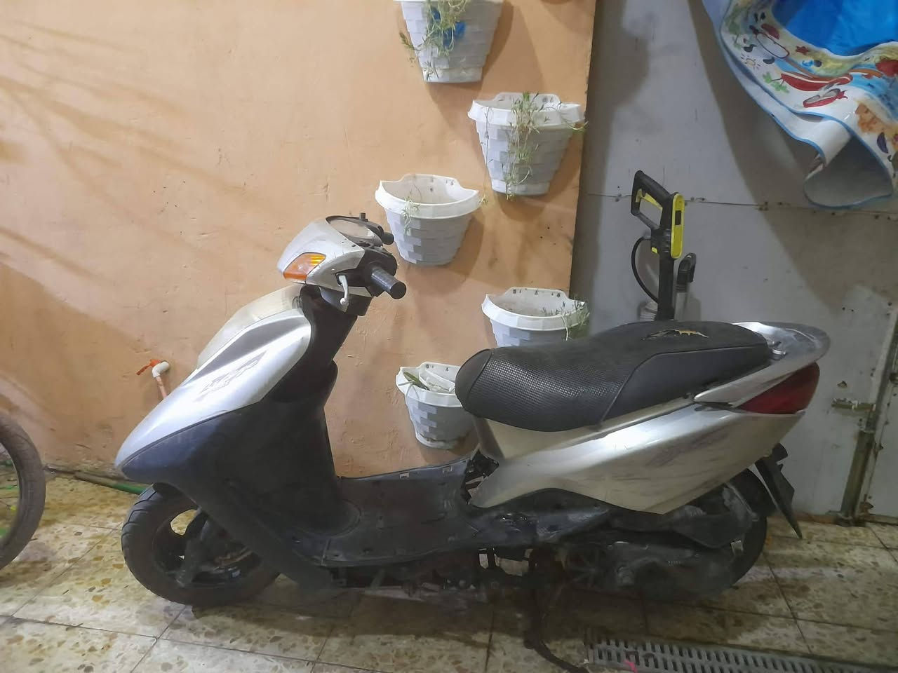 بريز شغاله تجفيت جديد نقص بس باتري  كهاربائيات يرادله مكاني بل شعله *********** السعر ٢٥٠ قفل
