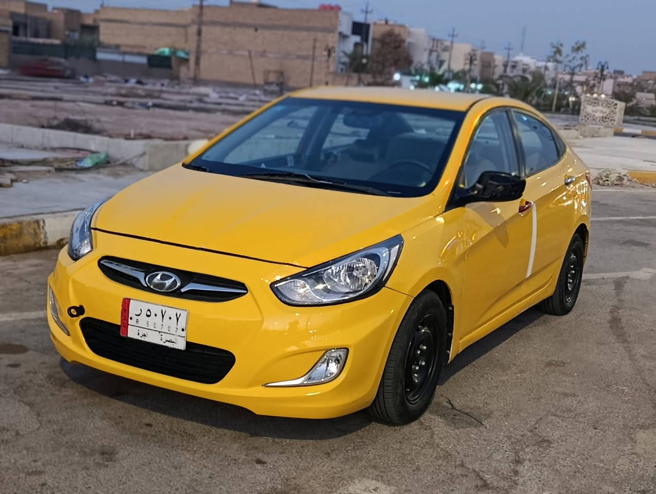 اكسنت 2013 رقم بصره حره تحويل ثاني يوم سنويه مجدده ل 2030 امريكي حادثها جاملغ فقط والباقي كفاله ضربه وتبديل السياره جاهزه وجديده مكينه 1600 توني شادها مكينه كير حداديه تبريد مكفولات السياره جديده و جاهزه دوشمه جديده شاشه كامره اشاير بل مريه حساسات السعر 62 وبيها مجال للشراي للاستفسار الاتصال على الرقم *********** مكاني ناصريه

