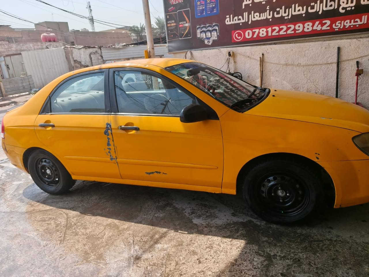 السلام عليكم من رخصة الادمن للبيع كيا سبكترا موديل 9 رقم بغداد انكليزي مصفرة هيئة السيارة حلوة وجاهزة كير مكينه صدر خير من الله السعر 66 وبيها مجال مكان السيارة بغداد الدورة شارع 60 للاستفسار اتصل على الرقم ***********
