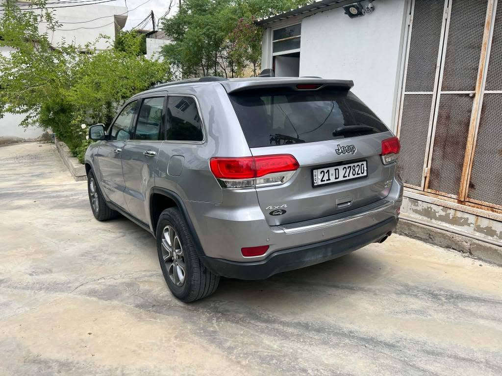 جیب گراند چیرۆکی 2017 فول لمتید کەندی 4x4

بێ بۆیاخ  زۆر پاك ماوەتەوە 
بێ مەسرەفە نەقسی نیە

کوشن سارد گەرم   سوکان هیتەر رادار
هۆکی پێشەوە و سوکان کارەبا
سندوق شەفت . لایتەکانی پێشەوە ئیلئیدی و لایت رەش
پانۆراما 
رۆنی تازە گۆراوە 90 مایل ڕۆشتوە  سەنەوی تازەیە تا 2028 بەناوی خۆمە سعر 220معامەلە

***********
***********

جيب جراند شيروكي 2017 Limited 4x4

* السيارة بحالة ممتازة جدًا، بدون صبغ، ونظيفة جدًا.
* خالية من الأعطال أو أي مصاريف، ولا توجد فيها أي نواقص.
* تبريد وتدفئة المقاعد.
* مقود (دركسون) مدفأ.
* رادار.
* هوك أمامي.
* مقود كهربائي.
* ناقل حركة (قير) أوتوماتيك.
* المصابيح الأمامية LED مع لايت أسود.
* سقف بانوراما.
* تم تغيير الزيت حديثًا.
* ماشية 90 ألف ميل.
* السنوية مجددة حتى 2028.
* السيارة مسجلة باسمي.سعر220

***********
*********** كالار, السليمانية
