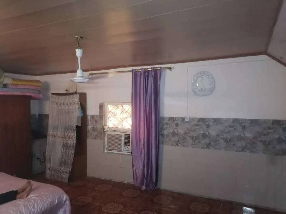 بيت للبيع في بابل يبعد عن جامعة بابل ٣ كيلو متر
نزلت ابراهيم الخليل ع
تبليط اباب الدار المساحه ١٠٠٠م ٣ غرف نوم مع هول مع صاله تسعه ونص
البيت عگاده  النظافه كما في الصوره  خدمات ماء كهرباء تبليط
السعر 40
اتصال ***********
