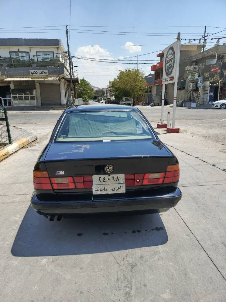 سڵاو خوا bmw 1993فول 525ئۆتۆماتیک دەعمو لئ دراوی نییە دواو پێشی کەپسە هەموو گیانی بەشەرت کێڕو مەکینە بەشەرت چوار تایەو ویلی تازەی لەژێرە سەنەوی بەسەر چوە تەحویل خرامە بەشەرت چرکەو 100$ببڕە سەیارە ماڵی خۆمانە ئاڵوگۆڕوم نیە تەنیا فرۆشتنە ژ.م***********      ژ.م *********** السليمانية, العراق
