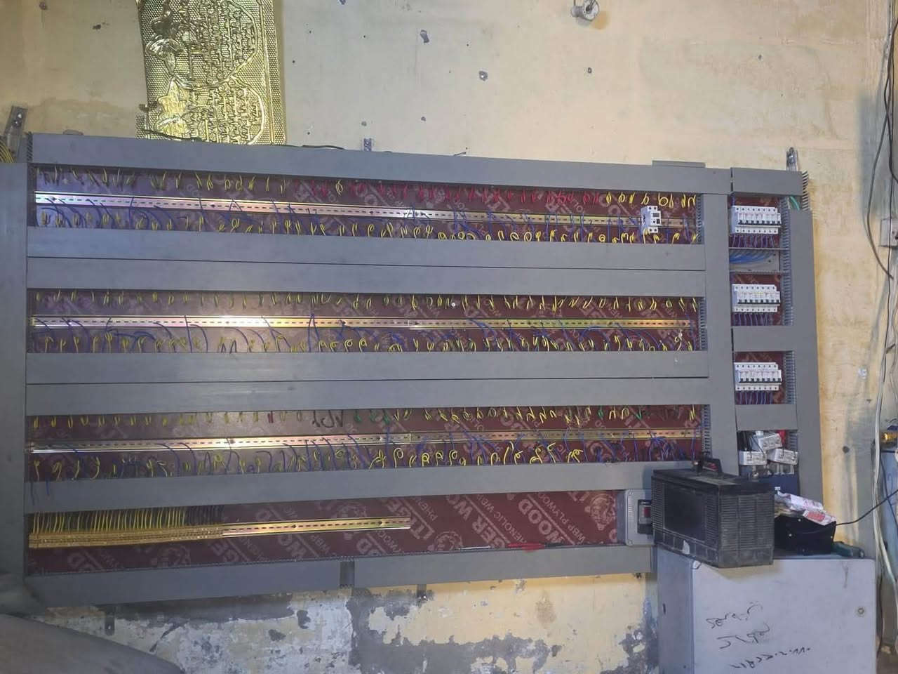 السلام عليكم موقع مولده في بغداد مدينة الصدر قطاع ٧٨ 
بي ثنين سكانيا١١٣.   بيها حصه ٢٠٠ كيفي و المولده الثانيه اماشي بيها ٣٠٠ كيفي  و بوردات خارجيه٤ حملها ٨٥٠ مولدات جدد نضيفات بين جامع و مدرسة الشهامه اتصال *********** السعر سبع شدات@إشارة
