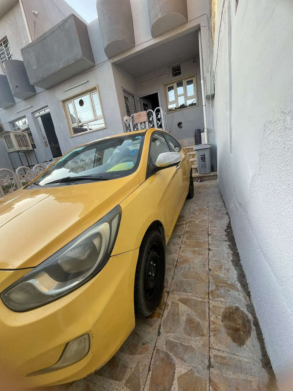 اكسنت ٢٠١٣ • اوتوماتيك • ضرر خلفي